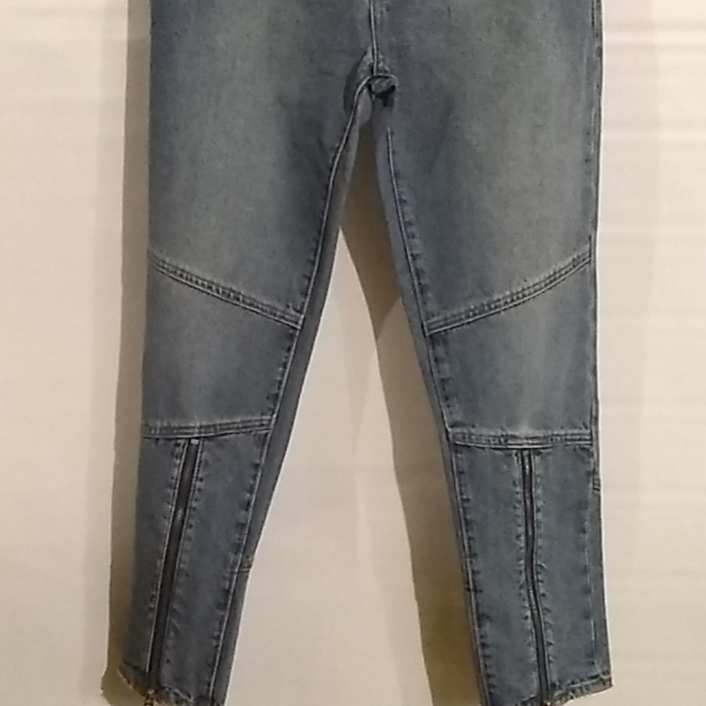 Juicy Couture High Rise Girlfriend Jeans NWT - Picture 2 of 8